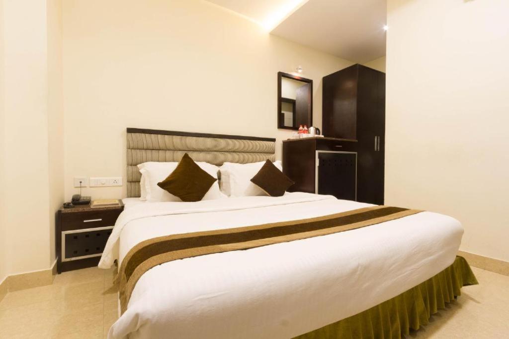 Hotel Southern Residency Kelambākkam Eksteriør billede
