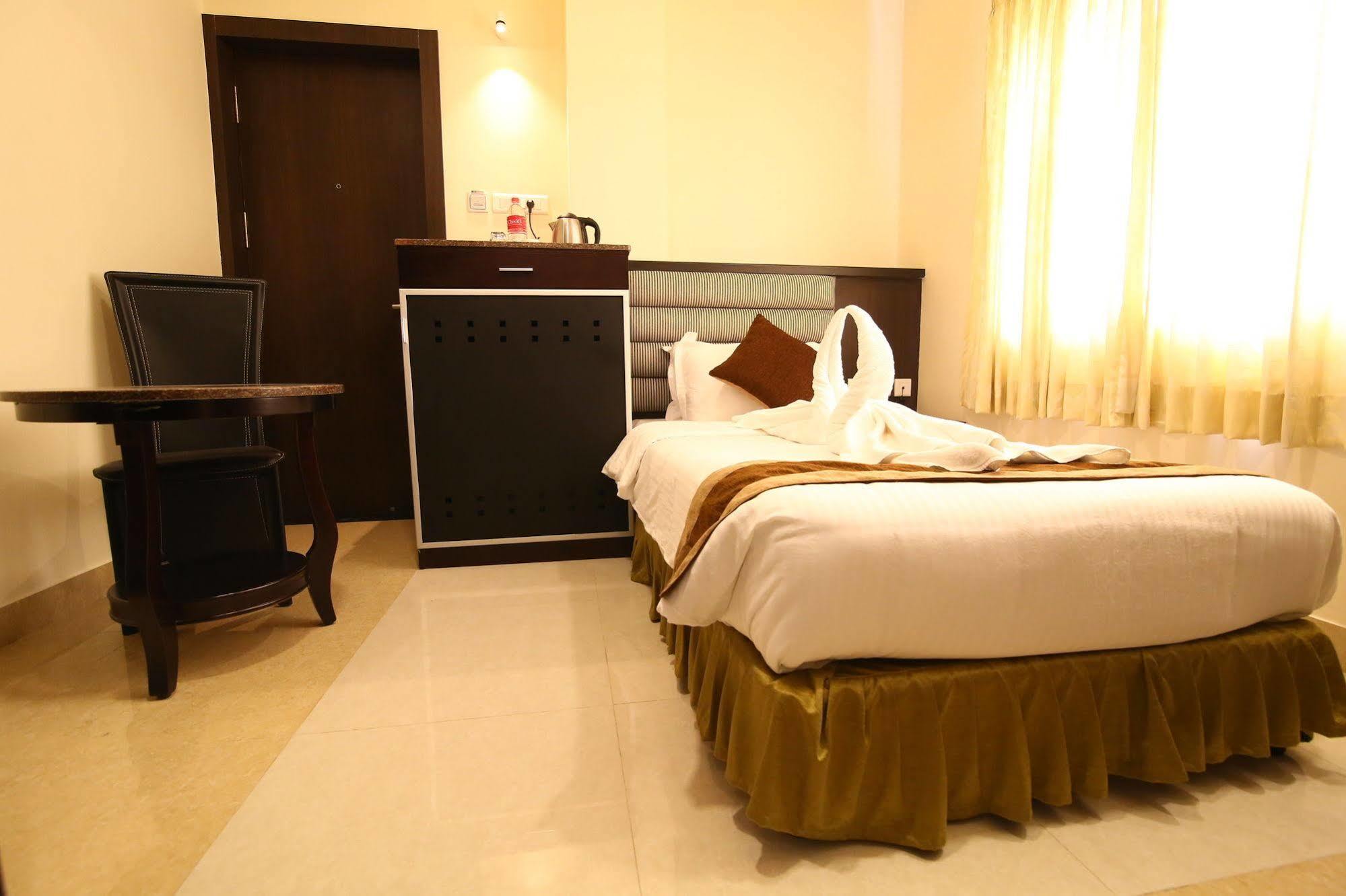 Hotel Southern Residency Kelambākkam Eksteriør billede